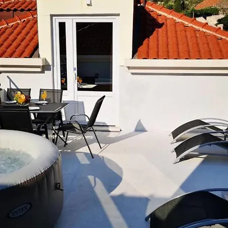 Luxurious In Zaton With Jacuzzi Villa *