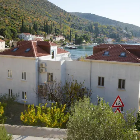 Villa Luxurious In Zaton With Jacuzzi