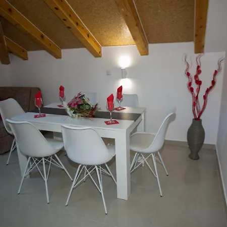 Luxurious In Zaton With Jacuzzi *
