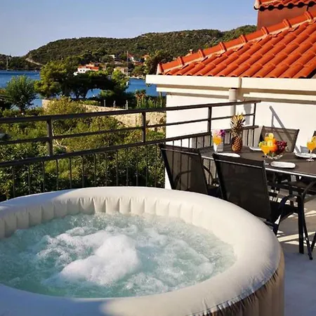 Villa Luxurious In Zaton With Jacuzzi Zaton